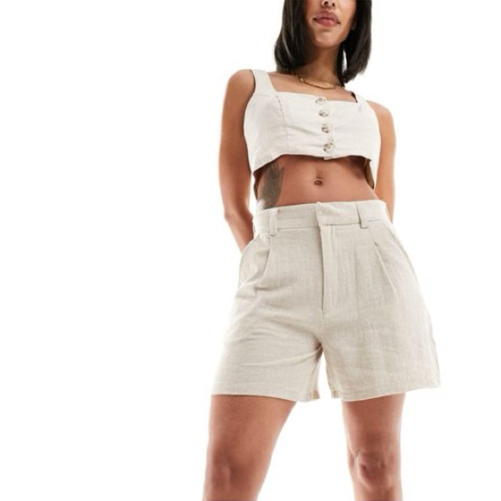 ASOS dad short with linen in natural size 4